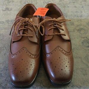 Classic Brown faux Leather dress shoes in boys size 7